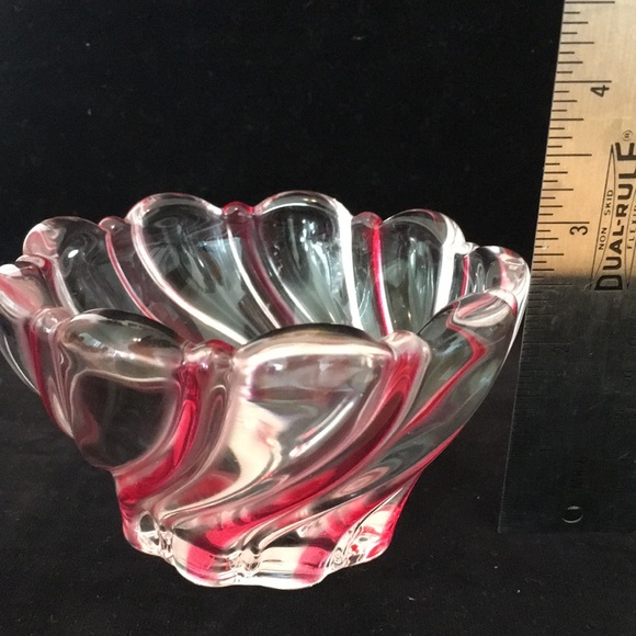 Mikasa Peppermint Red swirl crystal bowl/ Scalloped edges - Picture 4 of 5
